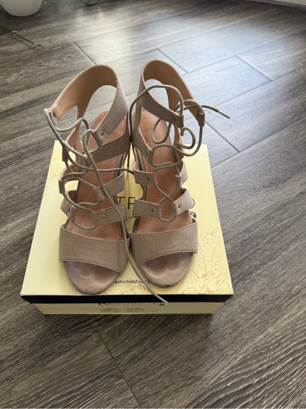 Restricted Lace-Up Strappy Heeled Sandals - Taupe